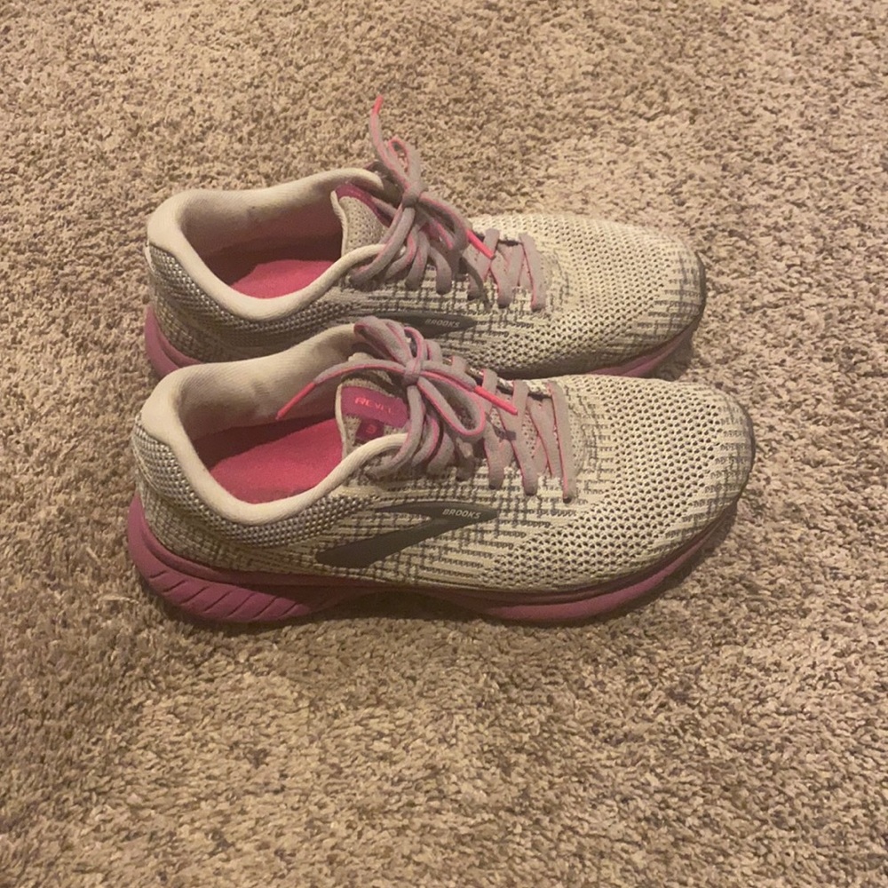 Like new Brooks Revel 8.5